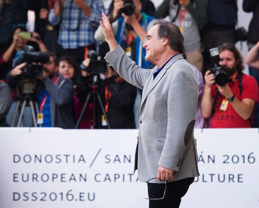 Sigourney Weaver y Oliver Stone llegan al Festival de San Sebastián