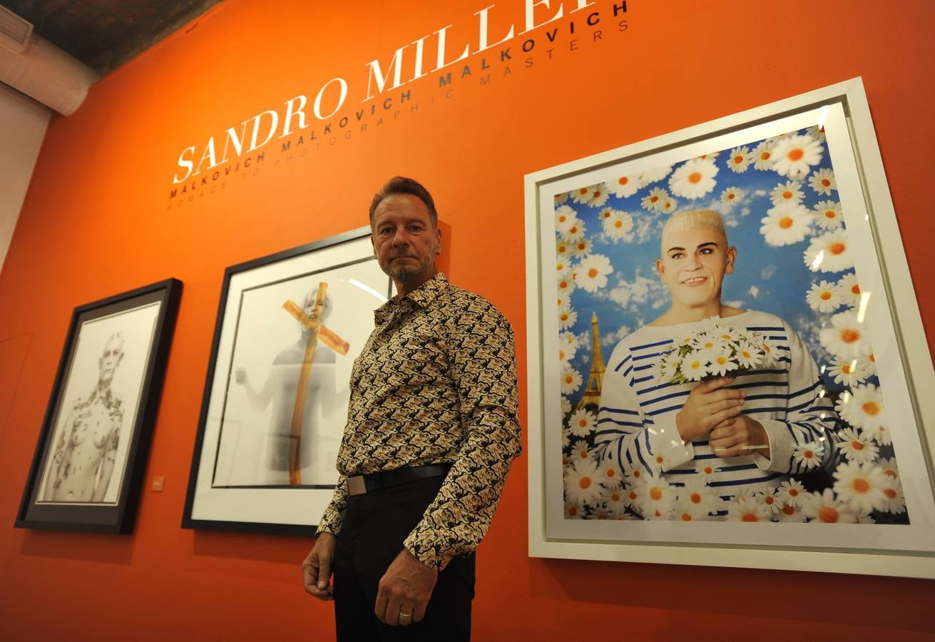 La exposición &#039;Malkovich, Malkovich, Malkovich&#039; llega a La Térmica bajo el objetivo de Sandro Miller