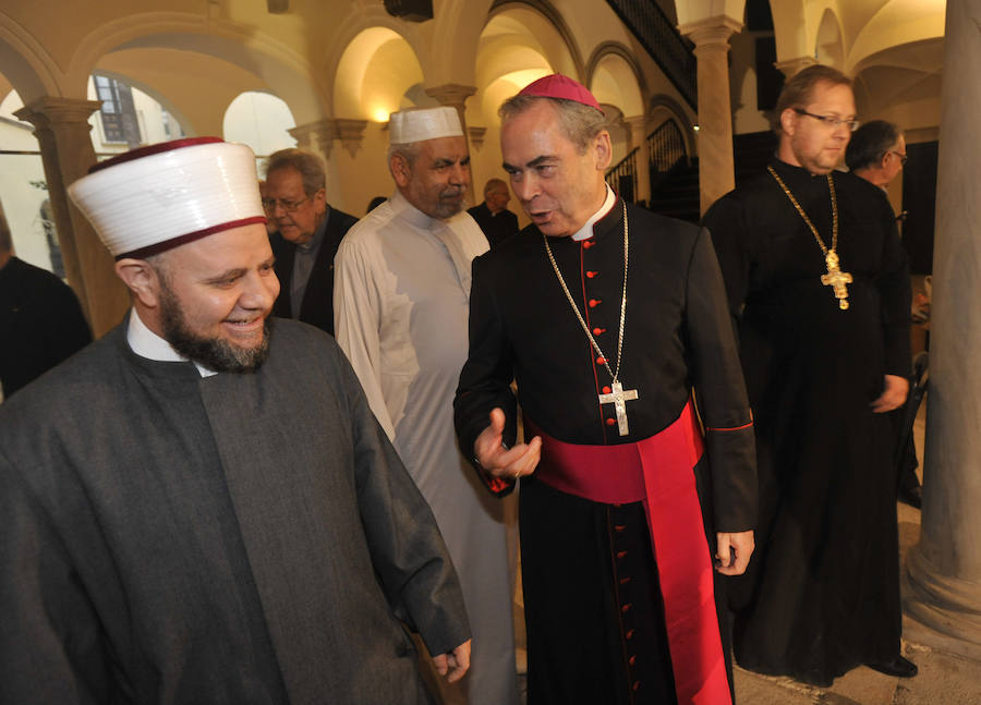 La oración ecuménica en Málaga por la paz, en imágenes