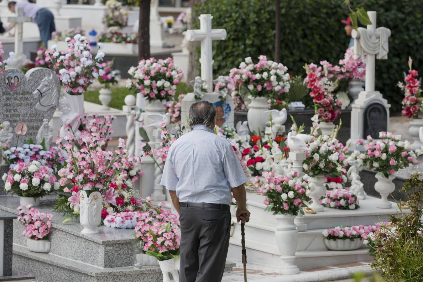 Málaga honra a sus difuntos en el Día de todos los Santos