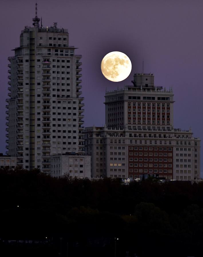 Así se ha visto la Superluna en distintos puntos del mundo