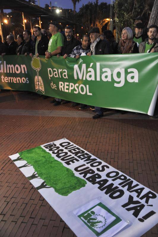 Manifestación por el bosque urbano en los terrenos de Repsol