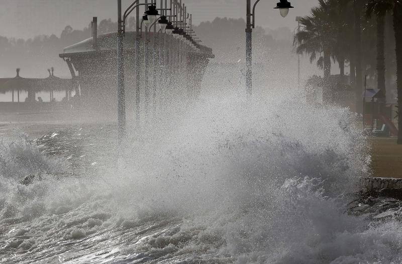 En fotos, la alerta amarilla en las playas