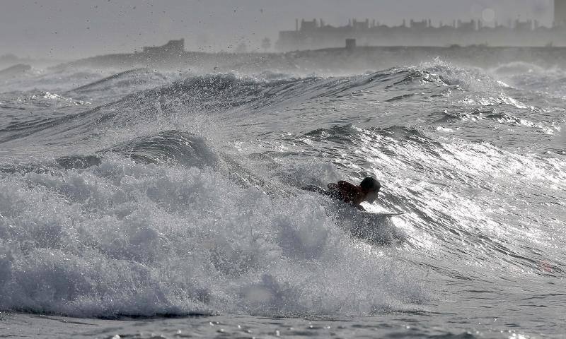 En fotos, la alerta amarilla en las playas