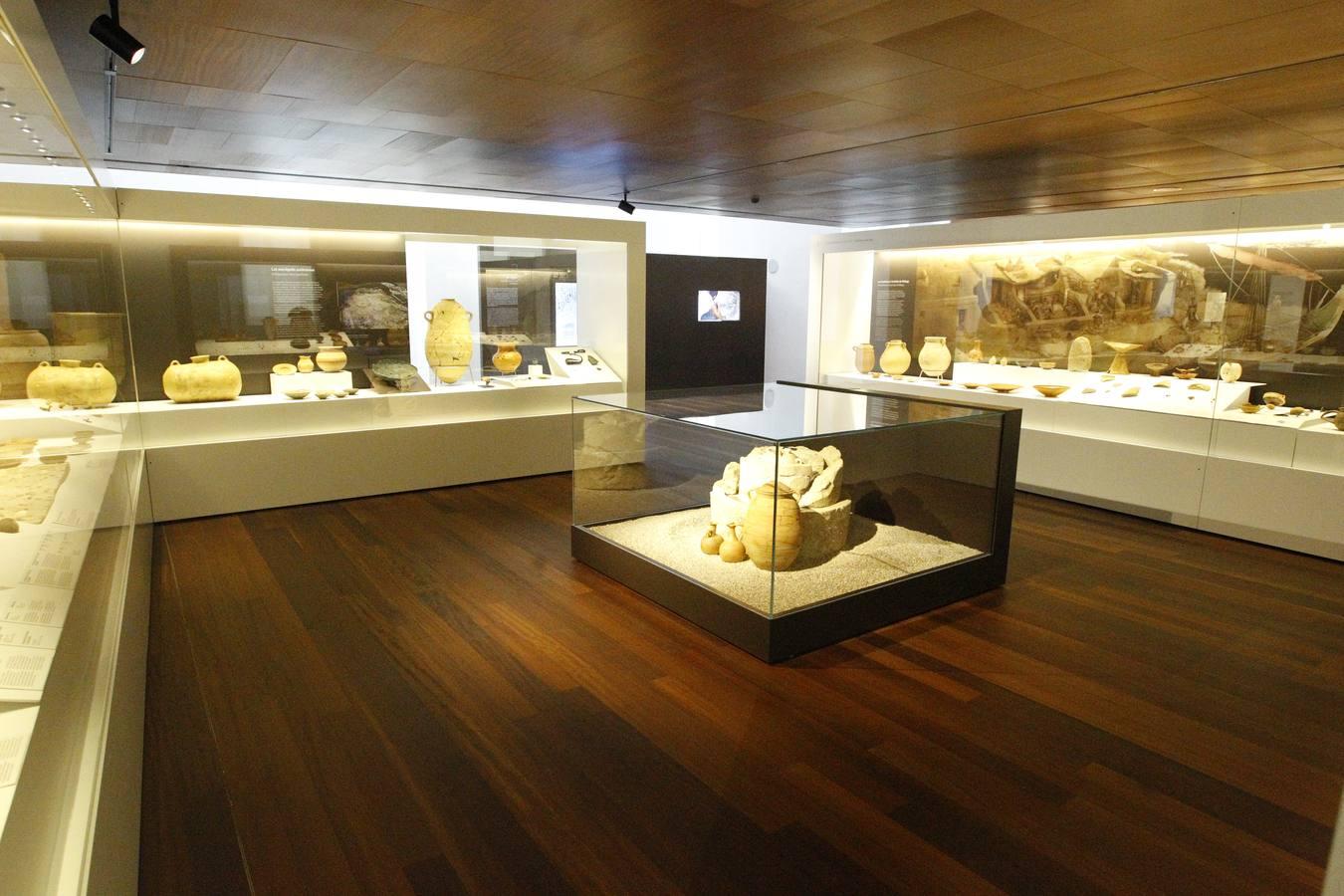 Un recorrido por la exposición permanente de aqueología del Museo de Málaga en la Aduana