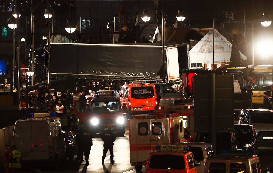 Al menos nueve muertos en un mercado navideño alemán por la embestida de un camión