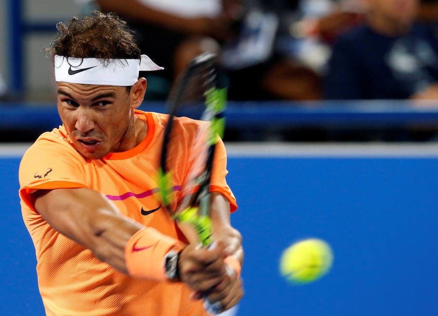 Nadal se impone a Raonic y jugará la final de Abu Dabi ante Goffin