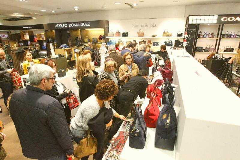 Así han vivido los comercios malagueños este lunes festivo de compras frenéticas