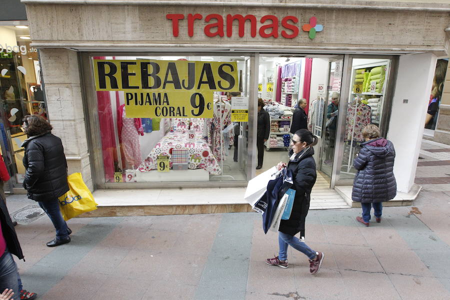 Así han vivido los comercios malagueños este lunes festivo de compras frenéticas