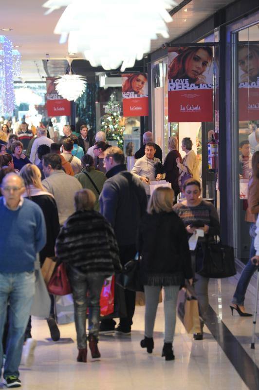 El inicio de las rebajas en Marbella, en fotos