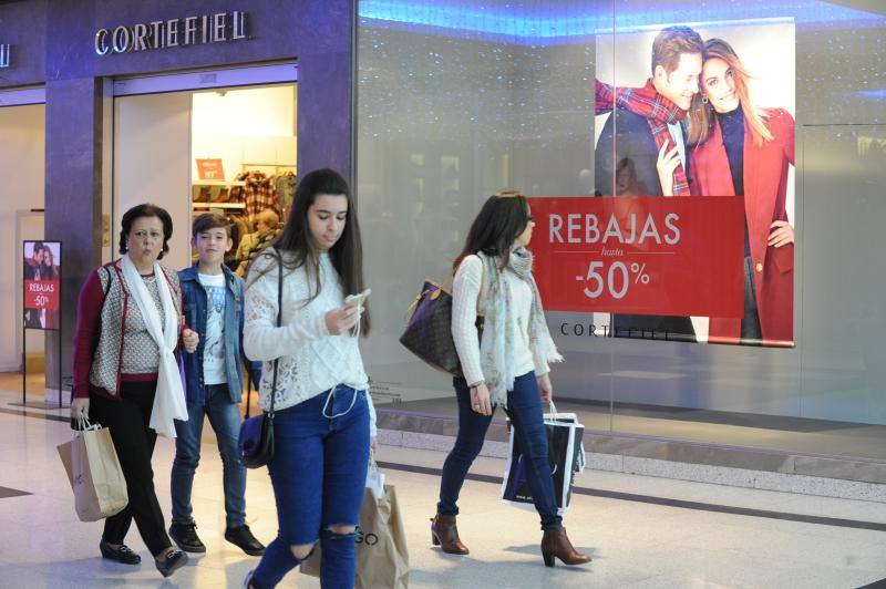 El inicio de las rebajas en Marbella, en fotos