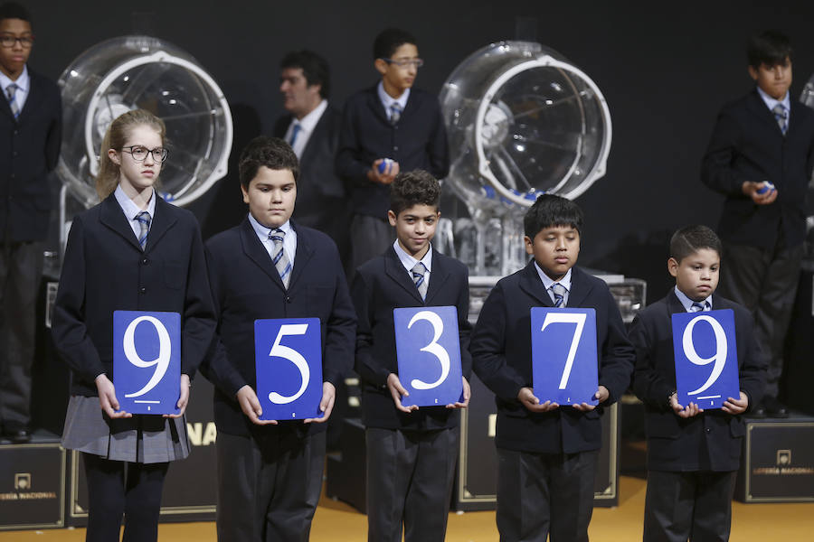 08354, el primer premio de &#039;El Niño&#039; cae íntegro en Valencia