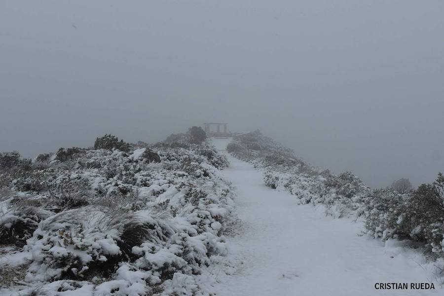 La nieve cubre otros puntos de la provincia, principalmente del interior