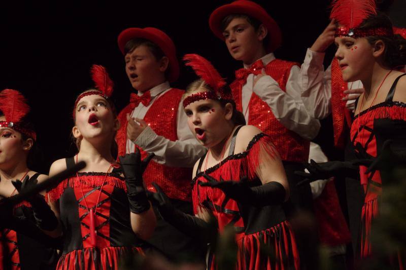 Murga infantil 'Bajo el cielo de París'.