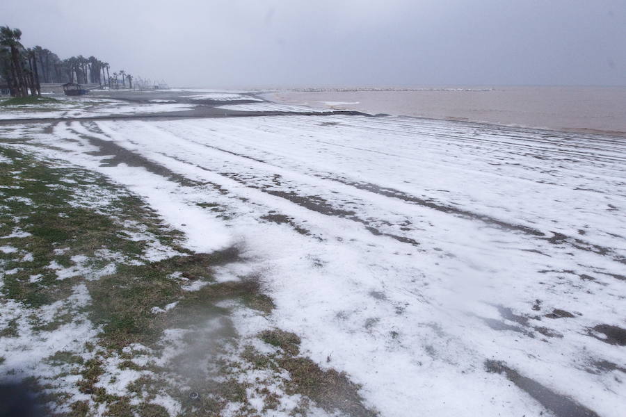 Los efectos de la tromba de lluvia y granizo, en fotos de Fernando González