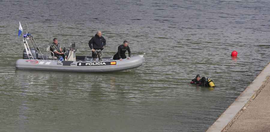 Buscan por segundo día consecutivo el cuerpo de Marta del Castillo en el Guadalquivir