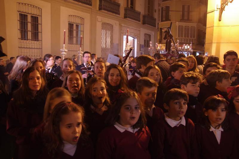 El Nazareno de Nueva Málaga en el vía crucis de la Agrupación, en imágenes