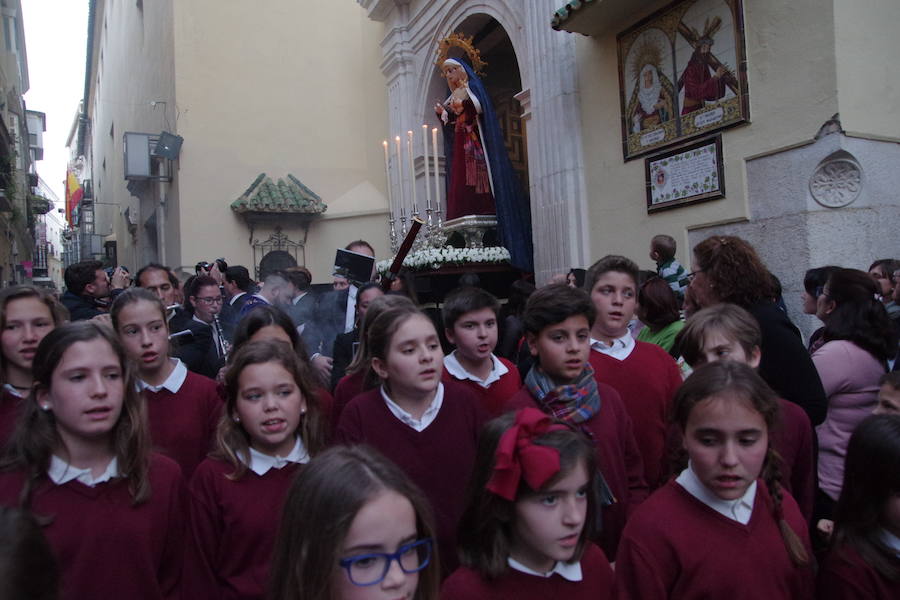 Los traslados del Viernes de Dolores, en imágenes