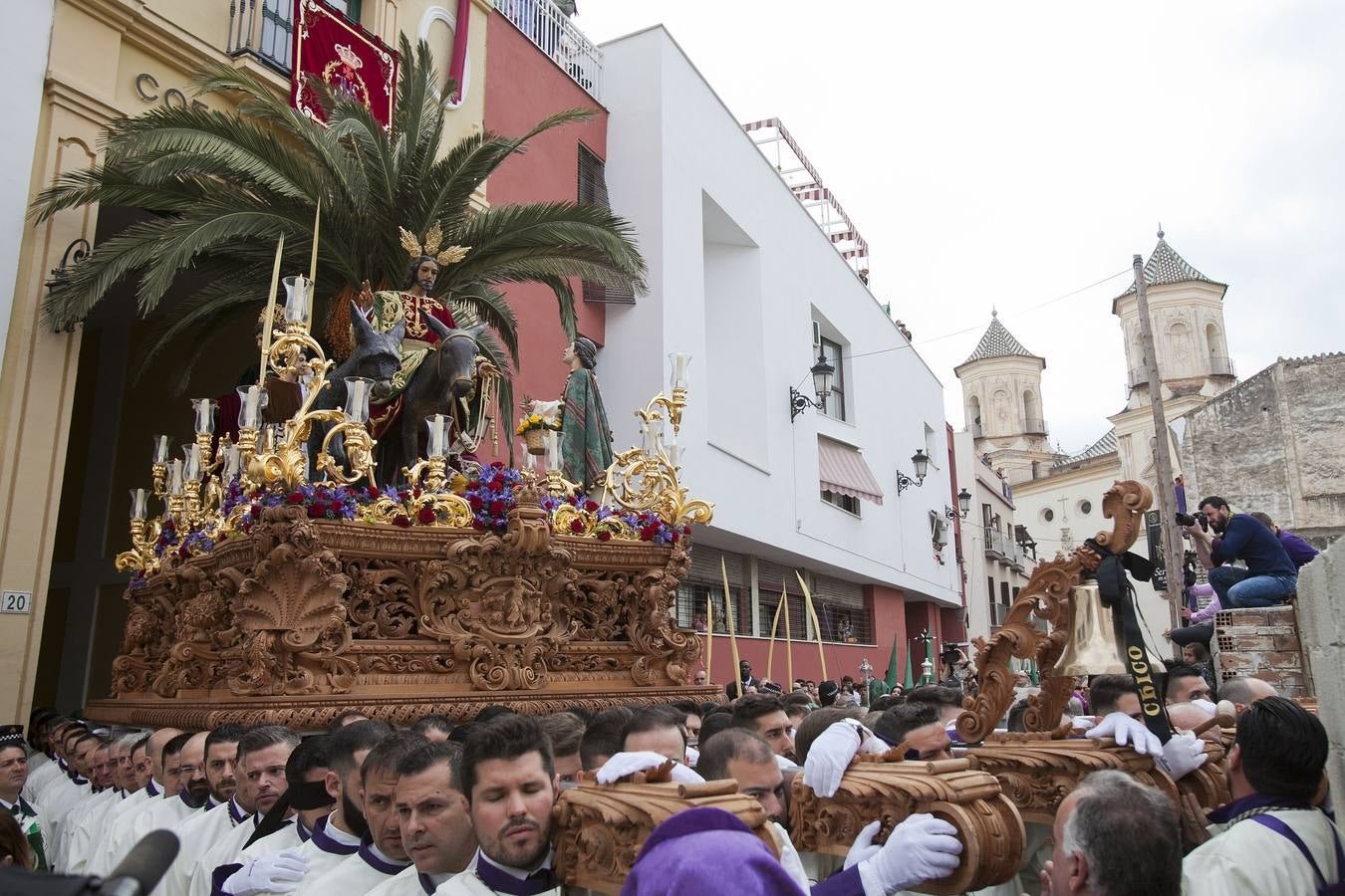 Pollinica sale en procesión por las calles de Málaga 2017