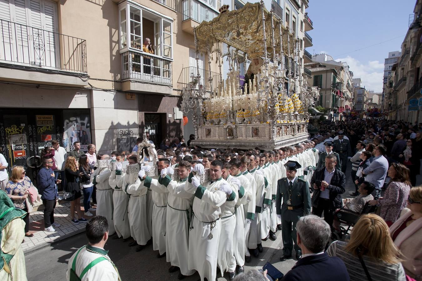 Pollinica sale en procesión por las calles de Málaga 2017