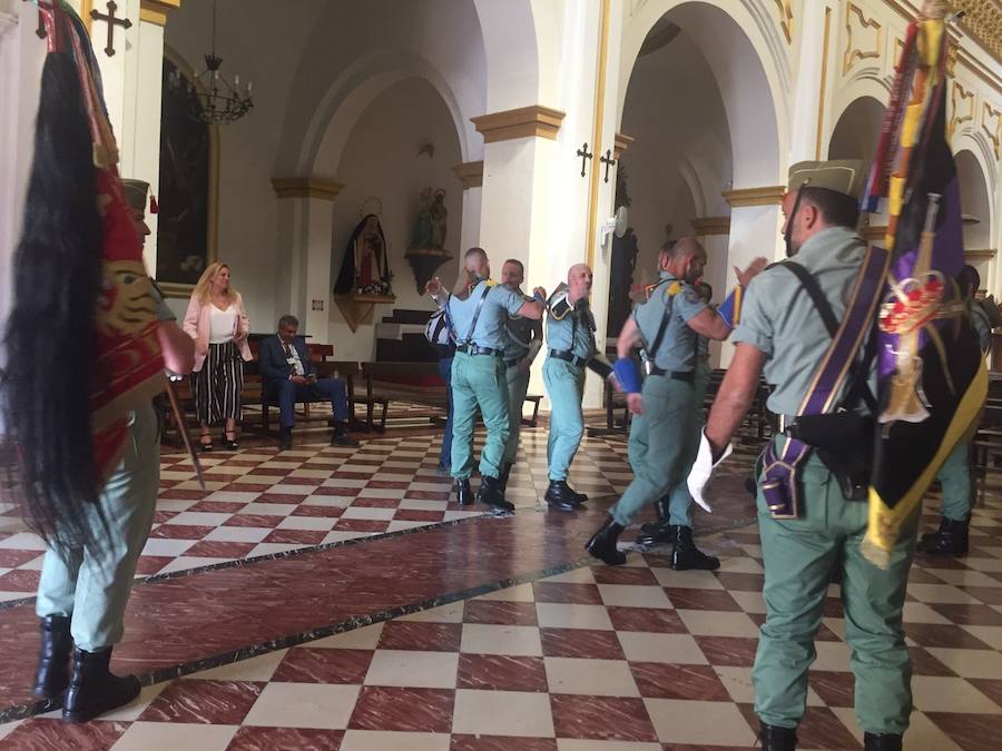 Así viven los legionarios el traslado del Cristo de la Buena Muerte