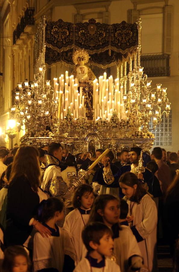 Fotos de la procesión de la Cena en el Jueves Santo de la Semana Santa de Málaga 2017