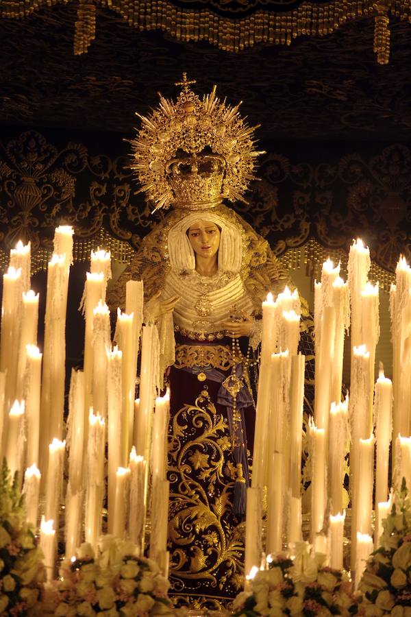 Fotos de la procesión de la Cena en el Jueves Santo de la Semana Santa de Málaga 2017