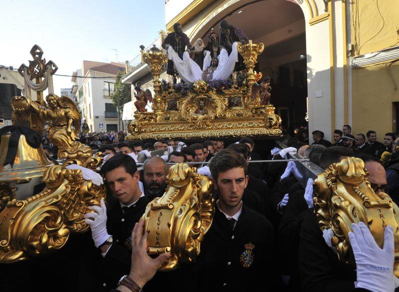 Fotos del Santo Traslado durante su desfile procesional