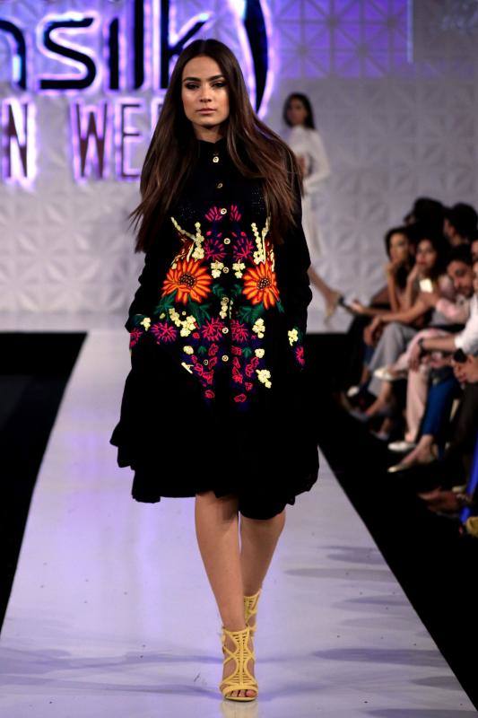 La moda de Pakistán se sube a la pasarela