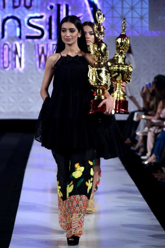 La moda de Pakistán se sube a la pasarela