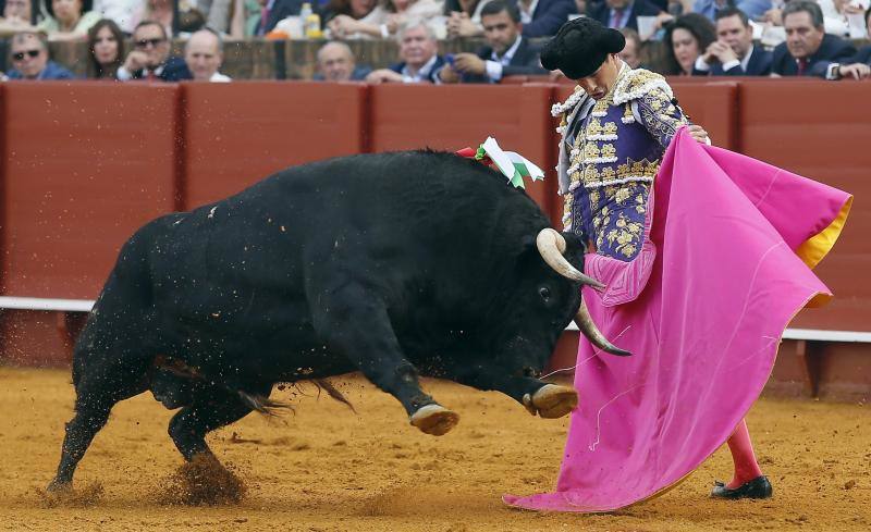 Famosos en la corrida del Domingo de Resurección en Sevilla