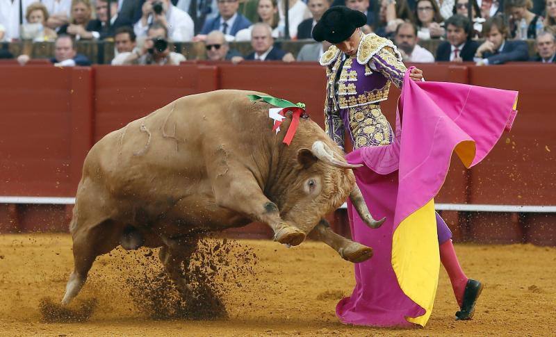 Famosos en la corrida del Domingo de Resurección en Sevilla