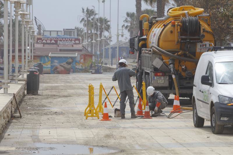Fotos de los efectos del temporal en las playas de Málaga capital