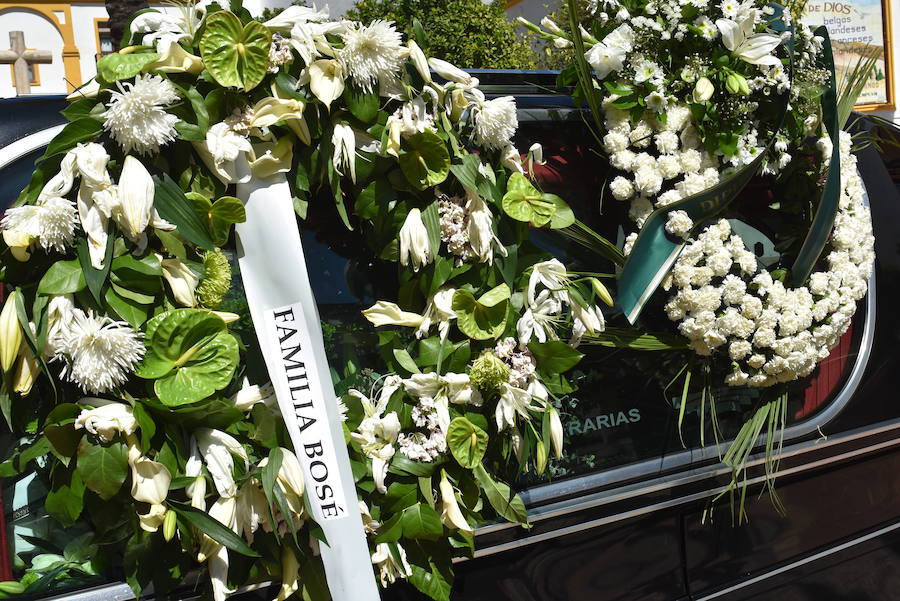 El funeral de David Delfín en Marbella, en imágenes