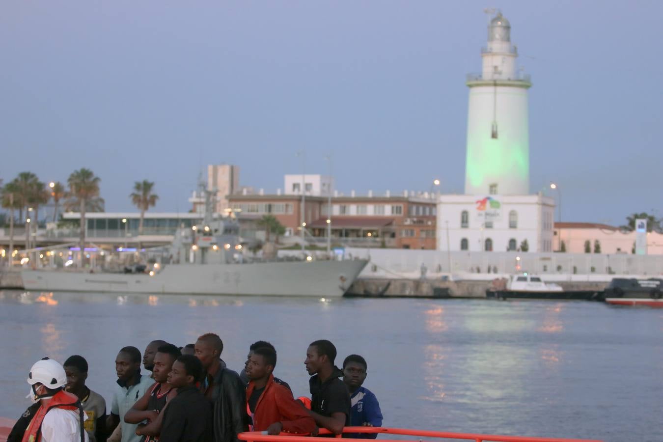 Rescatan a 59 inmigrantes a bordo de dos pateras frente a las costas de Málaga