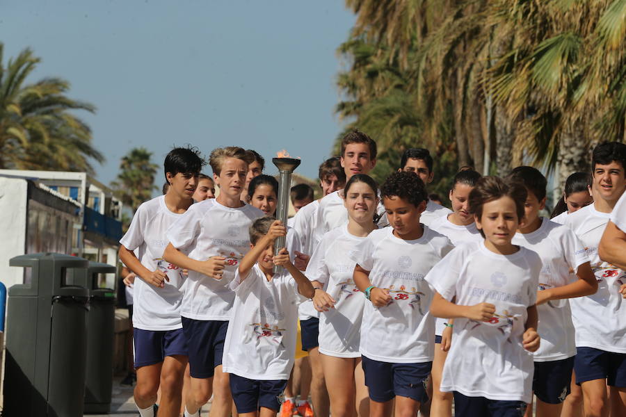 Damián Quintero enciende el pebetero de la Deportiada