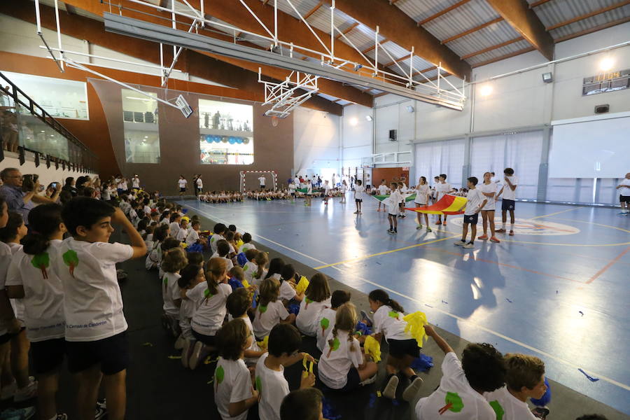 Damián Quintero enciende el pebetero de la Deportiada