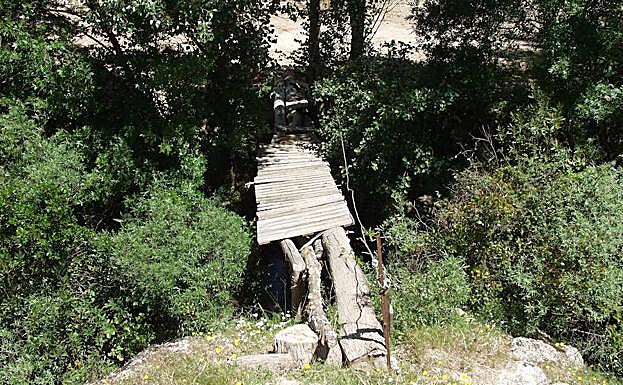 En algunos puntos del itinerario se podrán ver pasos como éste para cruzar el río