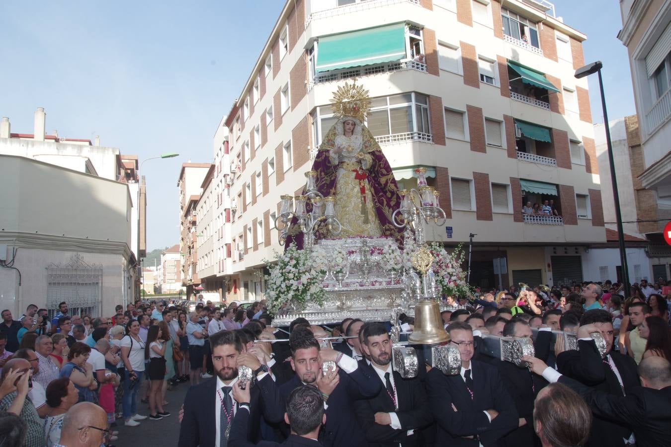 Cinco traslados y una procesión hacen un sábado cofrade