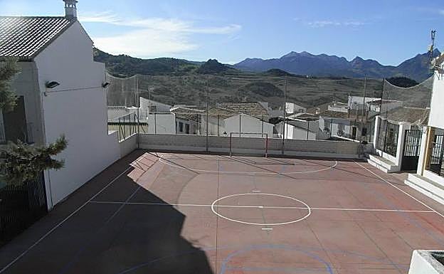 Parte de las instalaciones del colegio CEIP Joaquín Peinado, que cuenta con 44 estudiantes.