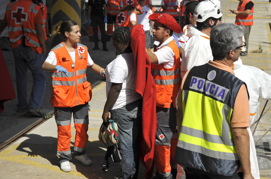 Llegan al puerto de Málaga 94 inmigrantes