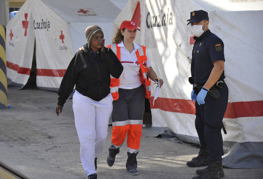 Llegan al puerto de Málaga 94 inmigrantes