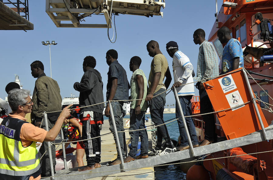 Llegan al puerto de Málaga 94 inmigrantes
