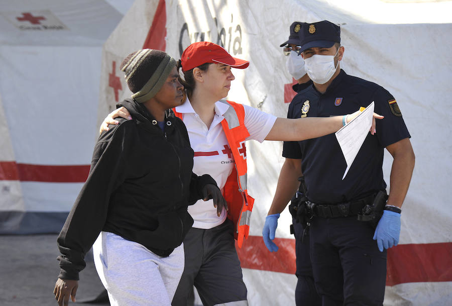 Llegan al puerto de Málaga 94 inmigrantes