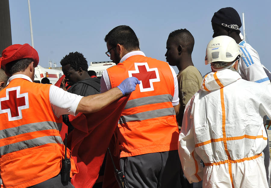 Llegan al puerto de Málaga 94 inmigrantes