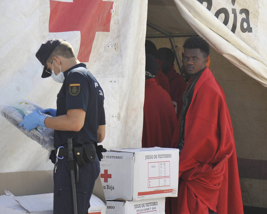 Llegan al puerto de Málaga 94 inmigrantes