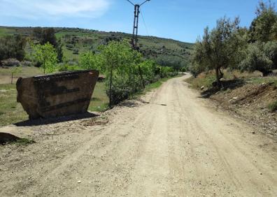 Imagen secundaria 1 - Señalética de la ruta | El camino pasa cerca del Área Recreativa de Las Mayoralas | Buena parte del recorrido es llano