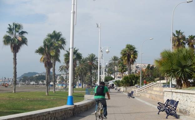 Imagen principal - Paseo marítimo del Palo | Peñón del Cuervo | Paseo que une al Peñón del Cuervo con La Araña