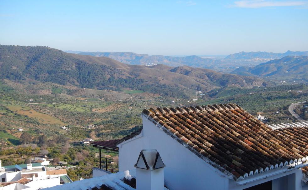 La ruta parte desde el perímetro del casco urbano de Casarabonela