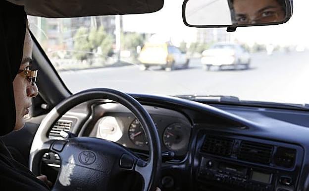 Foto de archivo de un examen de conducir. 